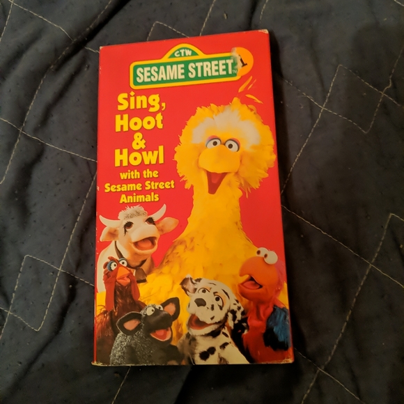 Sesame street VHS tape sing hoot and howl - Picture 1 of 3